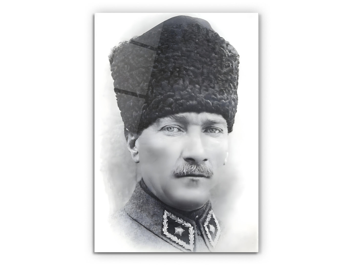 Siyah Beyaz Mustafa Kemal Atatürk Portresi Cam Tablo – Atatürk Tablosu - Modern Ev ve Ofis Dekoru