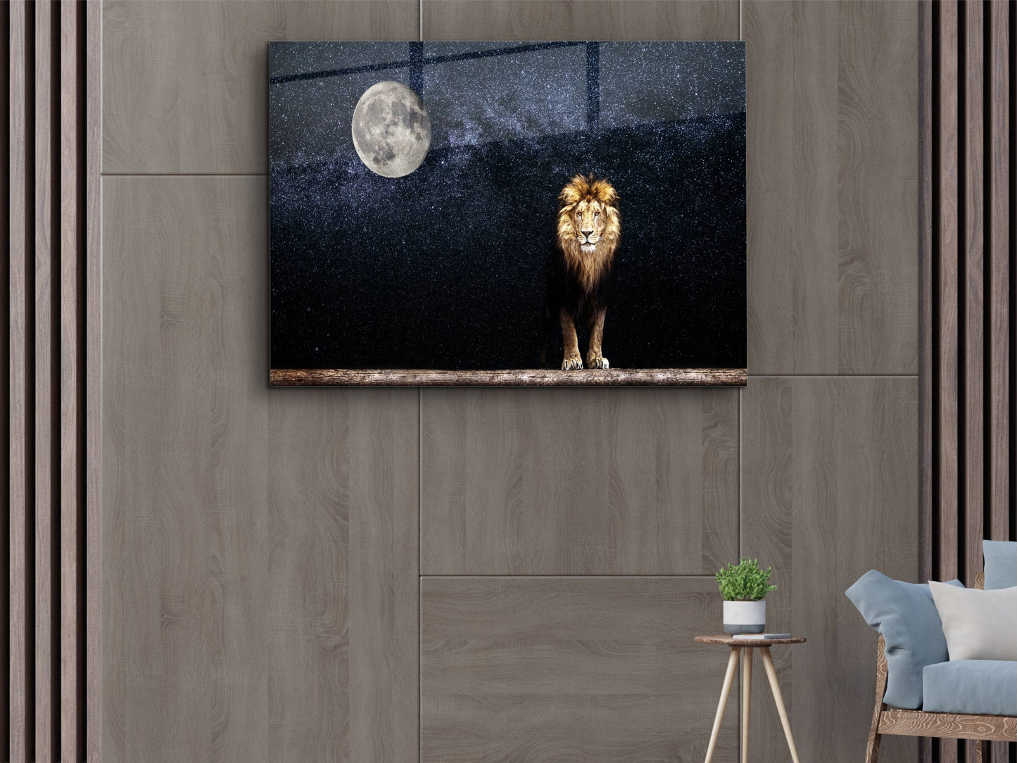 Gece ve Ay Işığında Aslan Cam Duvar Tablosu – Modern Ev ve Ofis İçin Dekoratif Tablo