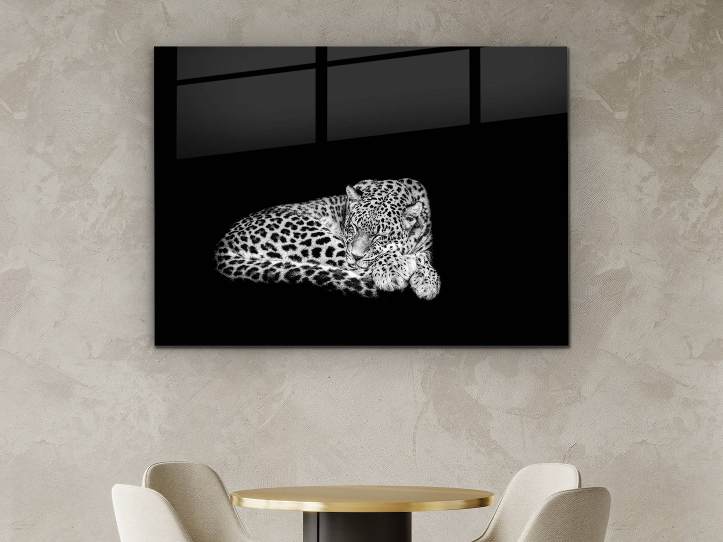 Uyuyan Leopar Cam Tablo – Siyah Beyaz Minimalist Hayvan Tablosu