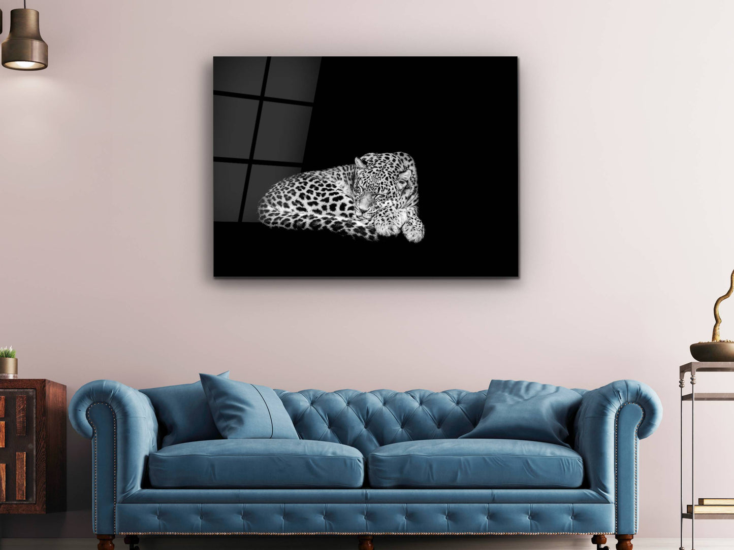 Uyuyan Leopar Cam Tablo – Siyah Beyaz Minimalist Hayvan Tablosu