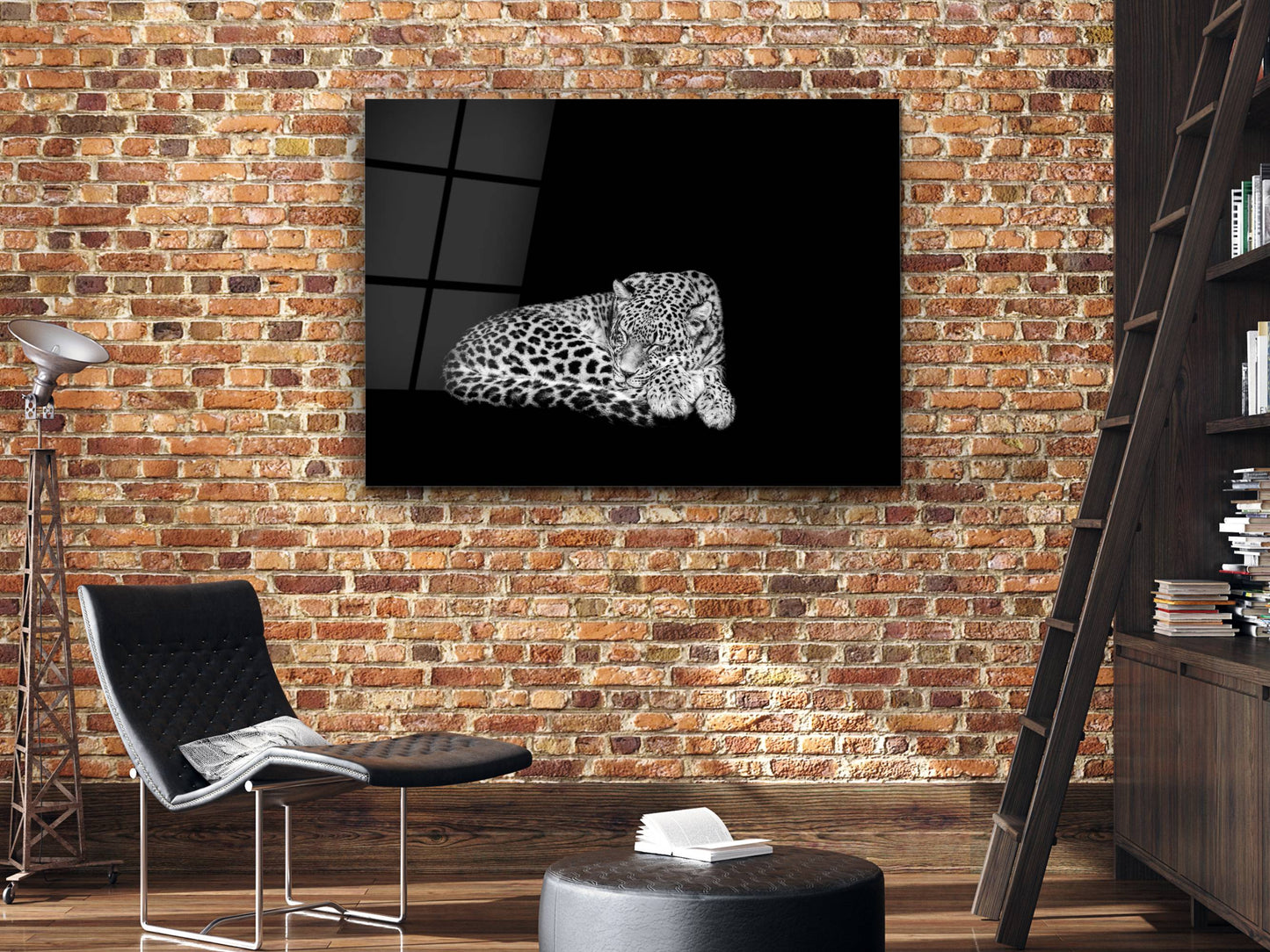 Uyuyan Leopar Cam Tablo – Siyah Beyaz Minimalist Hayvan Tablosu