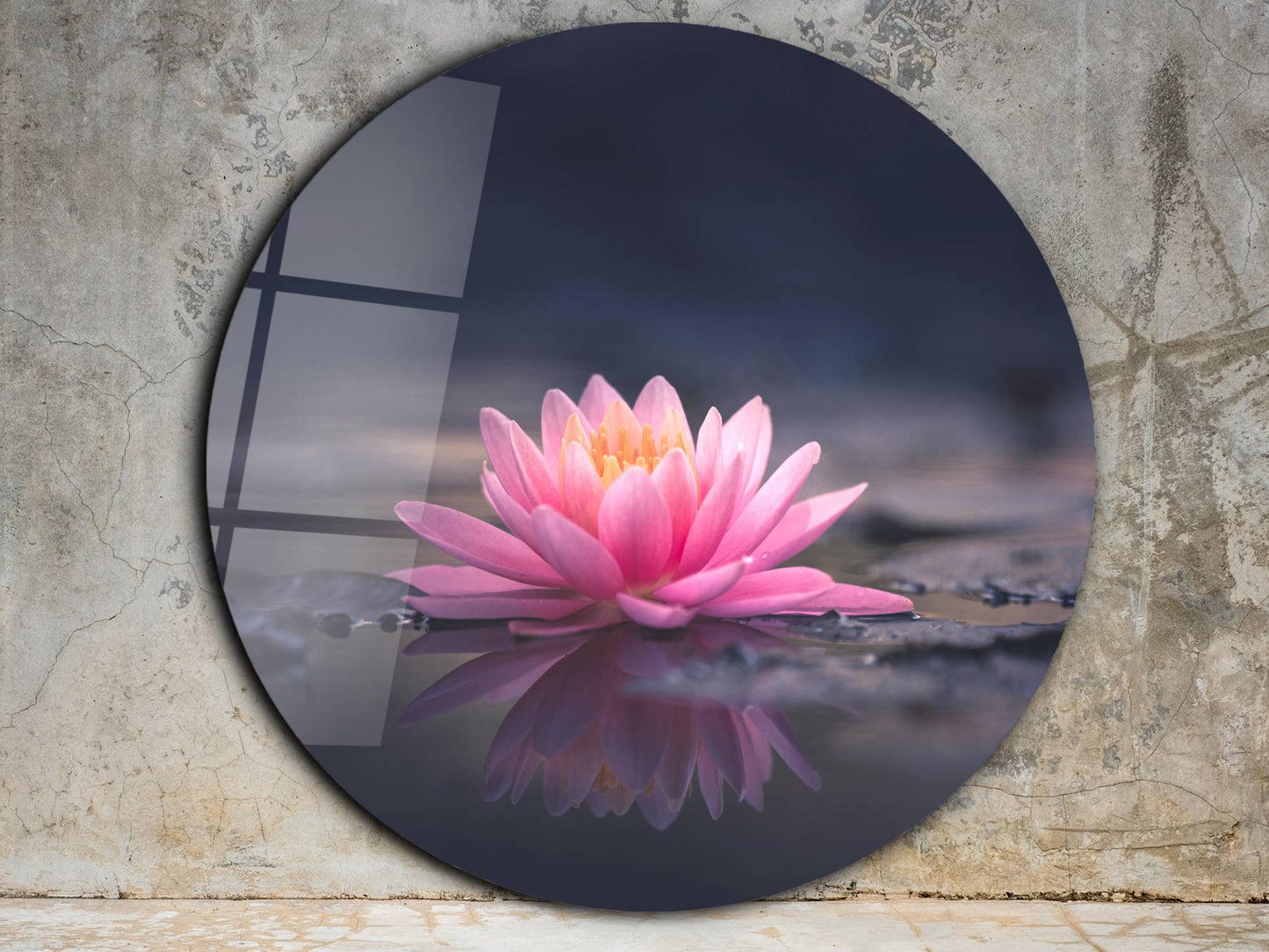 Pembe Lotus Çiçeği Cam Tablo – Yuvarlak Zen ve Doğa Temalı Tablo