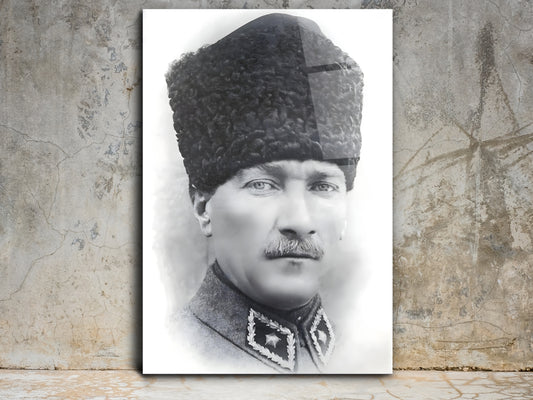 Siyah Beyaz Mustafa Kemal Atatürk Portresi Cam Tablo – Atatürk Tablosu - Modern Ev ve Ofis Dekoru