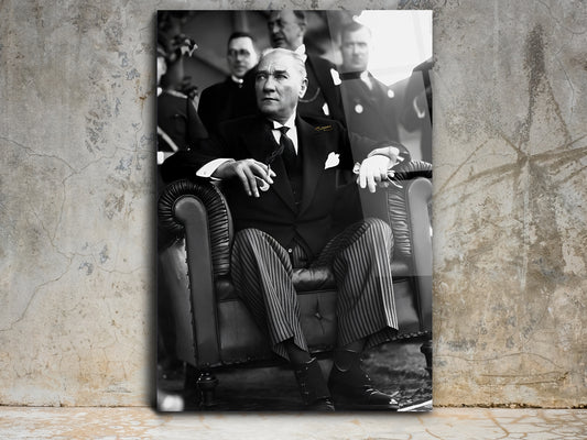Siyah Beyaz Atatürk Cam Tablo – Nostaljik Atatürk Tablosu - Modern Ev ve Ofis Dekoru