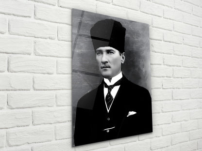 Siyah Beyaz Atatürk Portresi Cam Tablo - Atatürk Tablosu - Modern Ev ve Ofis Dekoru
