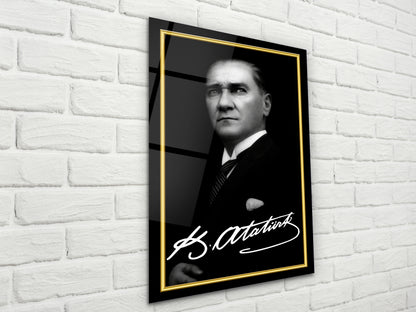 İmzalı Atatürk Portresi Cam Tablo - Atatürk Tablosu - Modern Ev ve Ofis Dekoru