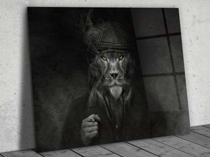 Şapkalı Aslan Cam Tablo - Aslan Dekoratif Tablo